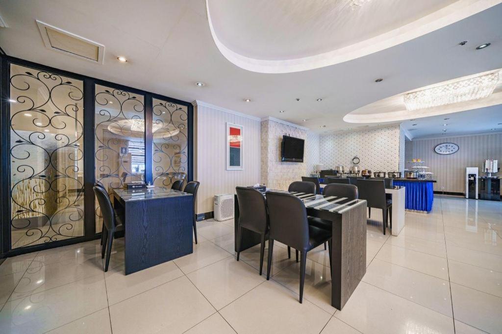 Hotel Olympic Changwon Exterior foto