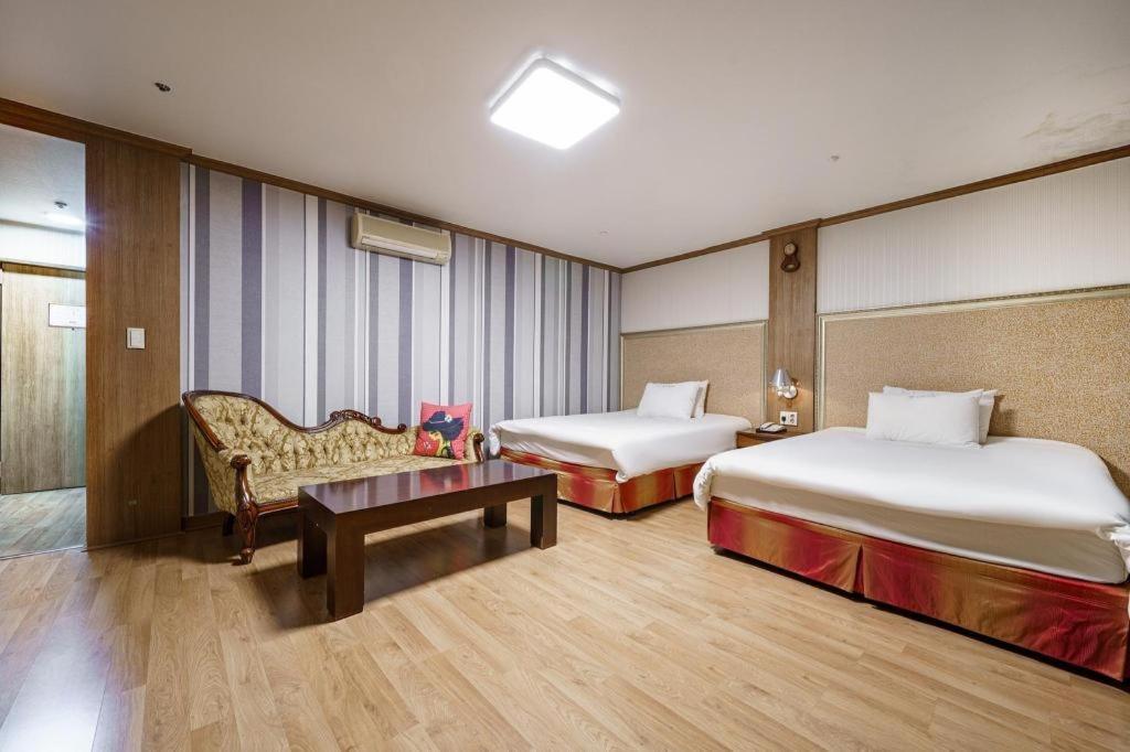 Hotel Olympic Changwon Exterior foto